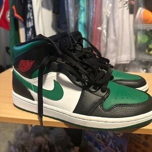 Jordan 1s men’s size 8